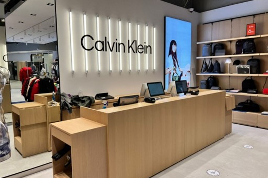 Calvin Klein — 品牌專櫃